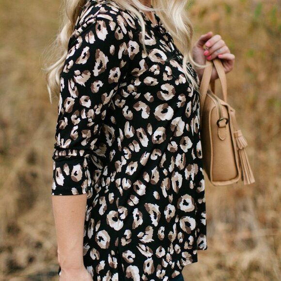 Hooded Leopard Top - Picture 2 of 4